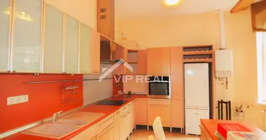Wohnung 4 zimmer in Riga, Lettland