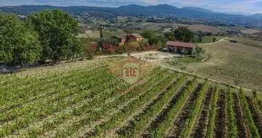 Nieruchomości komercyjne 930 m² w Narni, Włochy
