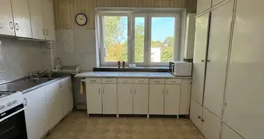 Mieszkanie 2 pokoi w Warszawa, Polska