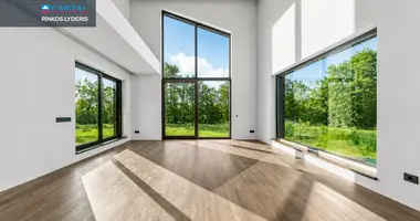 Casa en Raudondvaris, Lituania