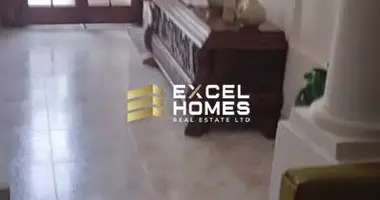 Szeregowiec w Dingli, Malta