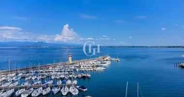 5 room apartment in Desenzano del Garda, Italy