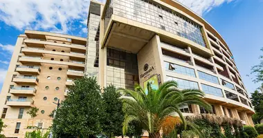 Three-bedroom apartment for long-term rent starting 01.09.2025 in the Harmonia building w Budva, Czarnogóra