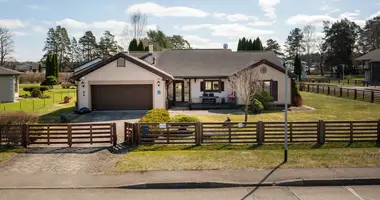 Casa 4 habitaciones en Babites pagasts, Letonia