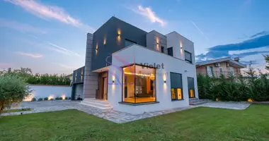 4 bedroom Villa in Miloja Pavlovica, Montenegro