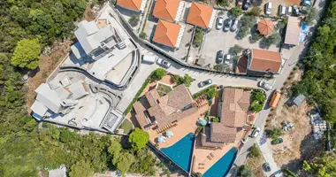 Apartamento 3 habitaciones en Lustica, Montenegro