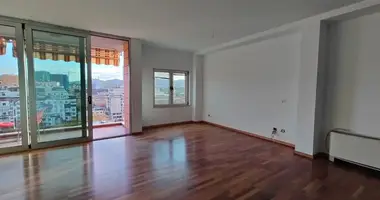 Bureau 150 m² dans Tirana, Albanie