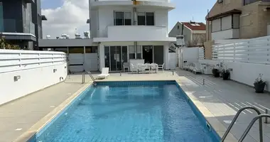 villa de 5 dormitorios en Pervolia, Chipre