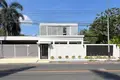 4-Schlafzimmer-Villa 368 m² Si Sunthon, Thailand