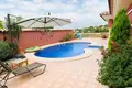 Villa de tres dormitorios 413 m² Altea, Španjolska