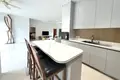 Квартира 4 спальни 176 м² Си Сунтон, Таиланд