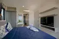 Mieszkanie 2 pokoi 57 m² Karon, Tajlandia