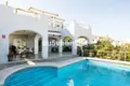 Haus 6 Schlafzimmer 324 m² Dos Hermanas, Spanien