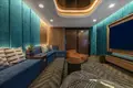 Kompleks mieszkalny High-rise residence with a swimming pool and lounge areas in a posh neighborhood of Bangkok, Thailand