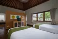 Villa mit 2 Schlafzimmern 217 m² Kerobokan, Indonesien