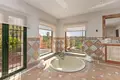 Haus 12 Schlafzimmer 1 058 m² Benahavis, Spanien