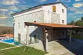 Вилла 4 спальни 240 м² Умаг, Хорватия