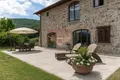 Propiedad comercial 982 m² en Poppi, Italia