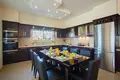 Villa de 4 dormitorios 365 m² Stroumpi, Chipre