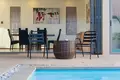 Villa mit 2 Schlafzimmern 120 m² Rawai, Thailand