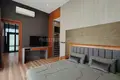 Villa de tres dormitorios 400 m² Si Sunthon, Tailandia