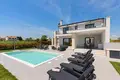 Haus 3 Schlafzimmer 290 m² Brtonigla, Kroatien