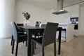 Mieszkanie 3 pokoi 172 m² Nikozja, Cypr
