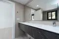 4 bedroom house 230 m² Dos Hermanas, Spain