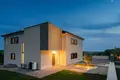 Haus 4 Schlafzimmer 288 m² Umag, Kroatien