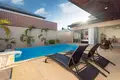 Villa mit 2 Schlafzimmern 120 m² Rawai, Thailand
