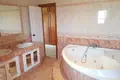 4 bedroom house 295 m² Manilva, Spain