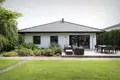 Dom 223 m² Chyby, Polska