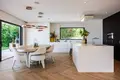6 bedroom house 665 m² Artola, Spain