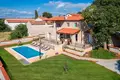 4 bedroom house 200 m² Grad Porec, Croatia