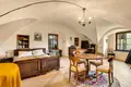 Castillo 2 229 m² Sentjernej, Eslovenia