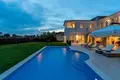 Villa 4 chambres 361 m² Grad Porec, Croatie