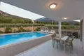 Mieszkanie 4 pokoi 180 m² Fethiye, Turcja
