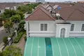 villa de 5 dormitorios 277 m² Sangkat Khmuonh, Camboya