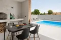 Villa de tres dormitorios 230 m² Roviño, Croacia
