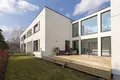 2 bedroom house 258 m² Warsaw, Poland