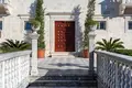 Villa 13 habitaciones 1 100 m² Dobrota, Montenegro