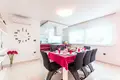 6 bedroom house 280 m² Nin, Croatia
