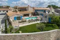 Casa 11 habitaciones 1 561 m² Grad Porec, Croacia