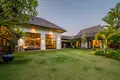 Wohnung 6 Schlafzimmer 600 m² Kerobokan Kelod, Indonesien