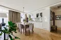 Commercial property 2 rooms 88 m² in Warsaw, Poland