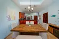 Condo z 2 sypialniami 129 m² West Bay, Honduras