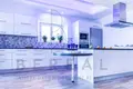 6 bedroom villa 350 m² Parikia, Greece