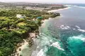 Wohnkomplex New residential complex of villas and apartments on the ocean shore in Nusa Dui, Bali, Indonesia