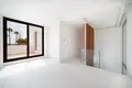 4-Schlafzimmer-Villa 430 m² Estepona, Spanien
