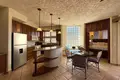 Кондо 2 спальни 102 м² West Bay, Гондурас